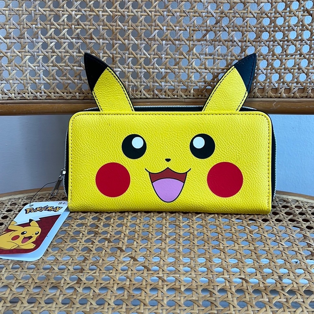 ✨NWT✨ Loungefly Pokémon Wallet